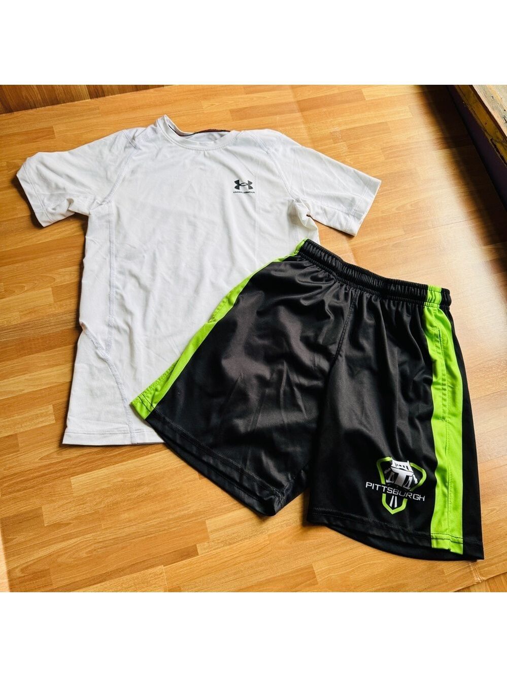 Under armour/pittsburgh short outfit YLG